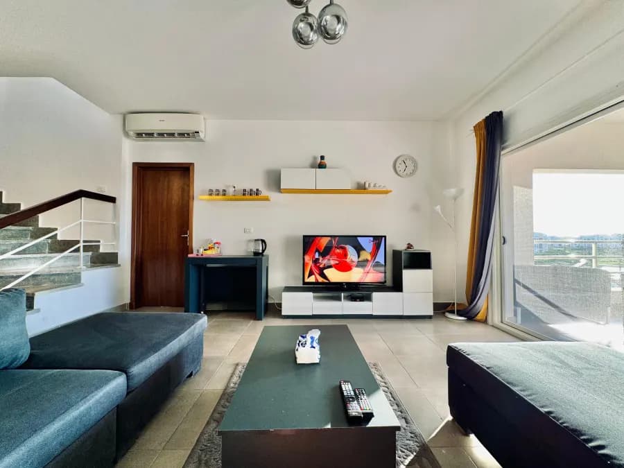 Penthouse, Amwaj