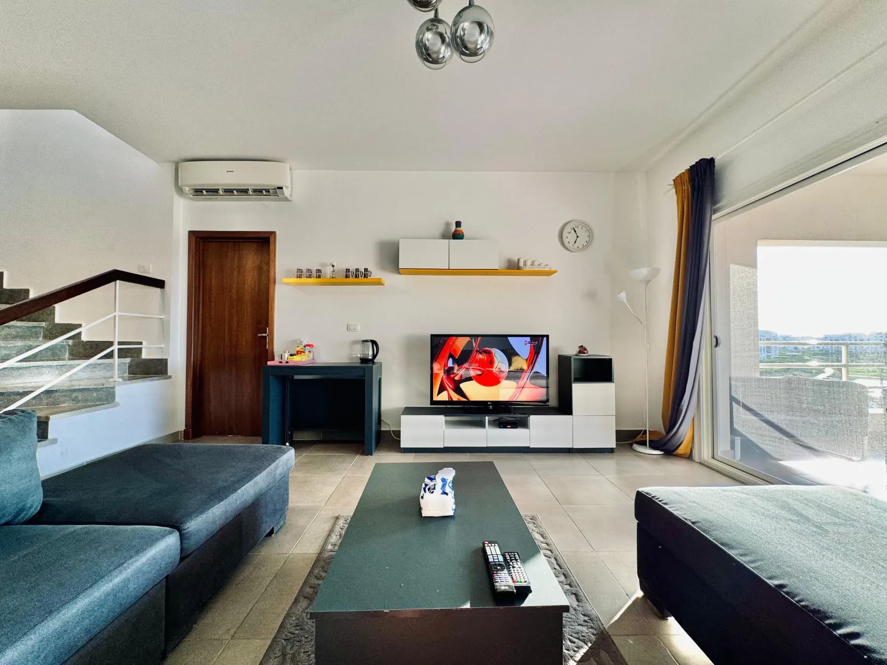 Penthouse, Amwaj