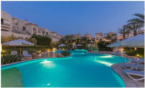 Twinhouse, El Patio Prime